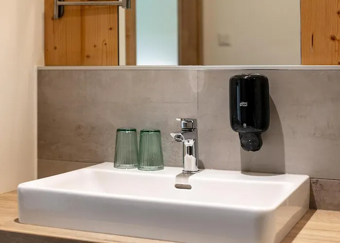 Apart33 2-5 アパート